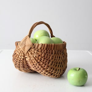 vintage gathering basket, melon or buttocks basket