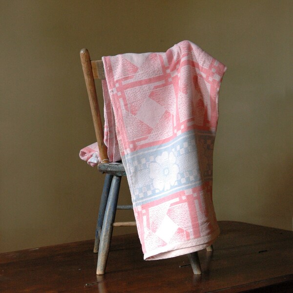 Vintage Camp Blanket // The Pink Throw