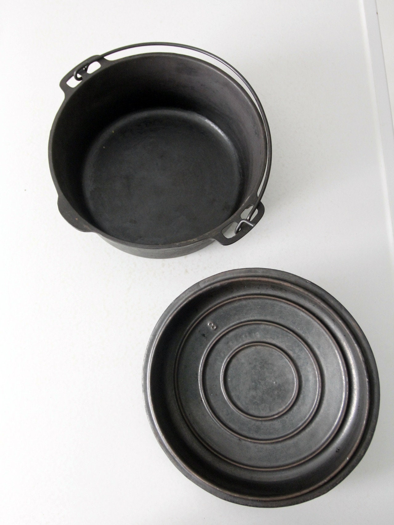 Vintage Cast Iron Dutch Oven - Etsy UK