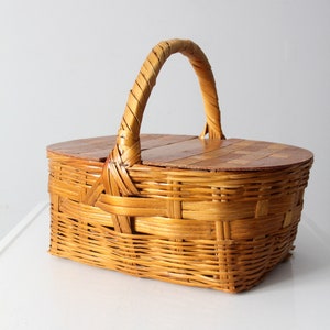 vintage woven picnic basket image 4