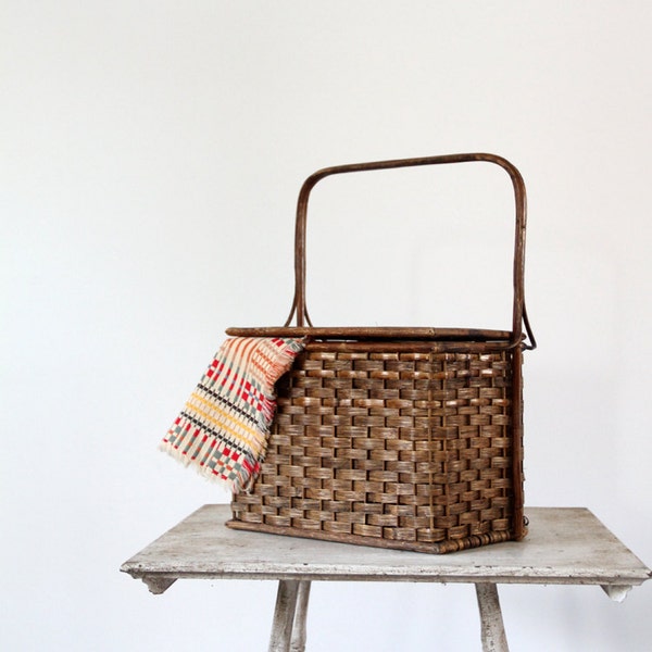 Vintage Picnic Basket // For the Winery