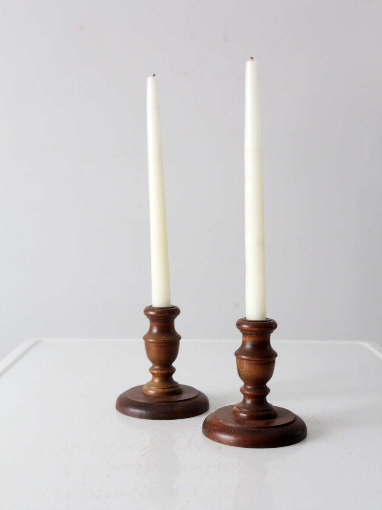 古い　蝋燭台　一対　木製 ヴィンテージの木製キャンドルホルダー（ペア） - Etsy 日本