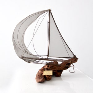 vintage koperen bootsculptuur met drijfhout, standbeeld California Yacht Club 1977
