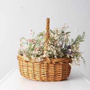 vintage wicker basket image 10