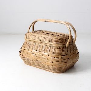vintage wicker picnic basket
