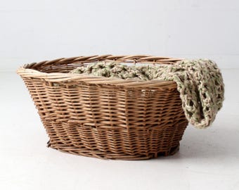 cesta de mimbre antigua