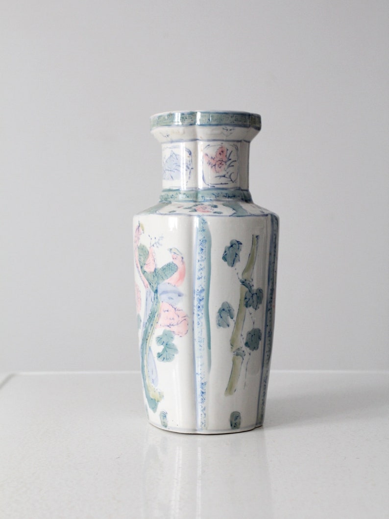 antique Chinese porcelain vase image 4