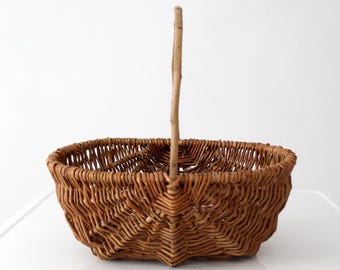 cesta de mimbre vintage para reuniones