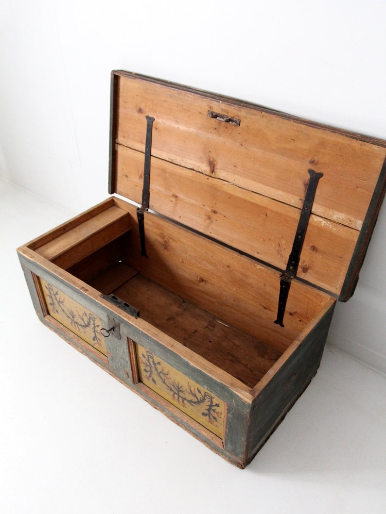 antique painted blanket chest, 19th century wooden trunk zdjęcie 7