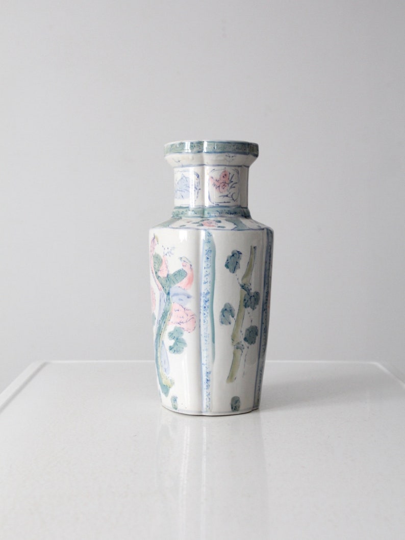 antique Chinese porcelain vase image 3