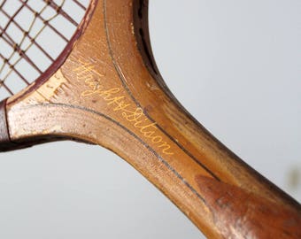 ◆激レア！テニス◆ ヴィンテージ壁掛け◆額縁◆オブジェ◆ディスプレイ◆ラケット史 1920年代のW & D Criterionテニスラケットと原始的な壁掛け金具 - Etsy