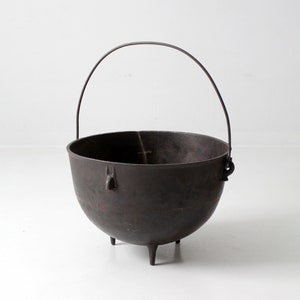 antique 20 gallon cast iron cauldron