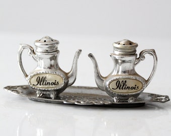 vintage teapot salt and pepper shaker set, Illinois souvenir shakers