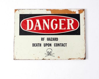 Targa in metallo retrò con scritta in lingua inglese Warning Danger Do Not Touch This Will Kill You, decorazione da parete per la casa, 20,3 x 30,5 cm