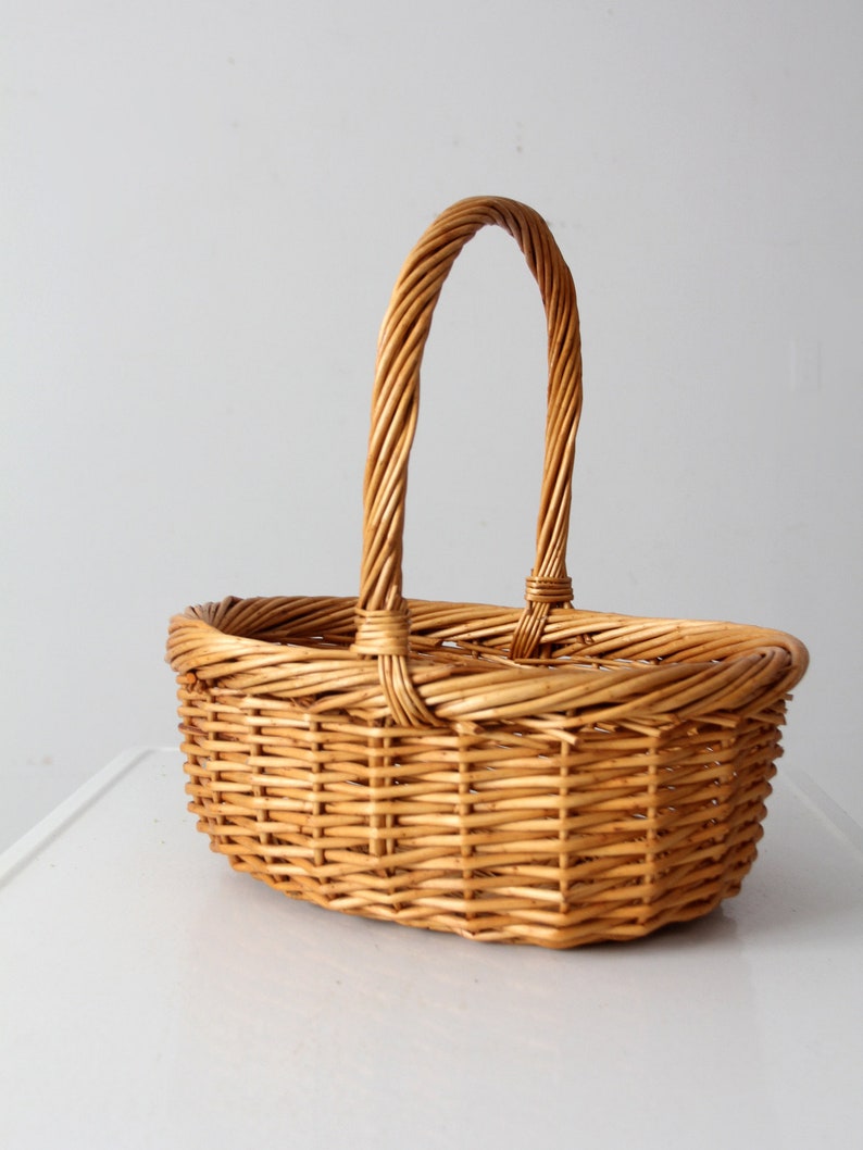 vintage wicker basket image 3
