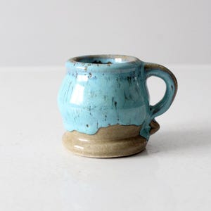 Taza de cerámica de estudio vintage