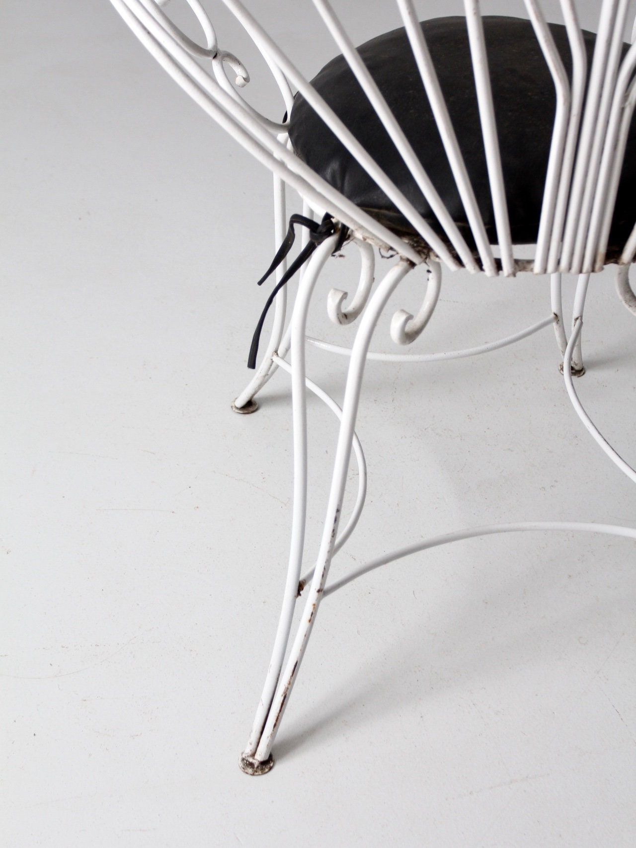 Vintage metal peacock chair deals