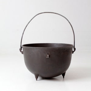 antique 15 gallon cast iron cauldron