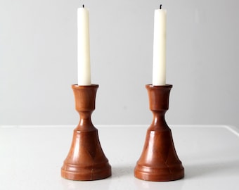 木製キャンドルホルダー 2個セット – ライトナチュラルな回転木目が