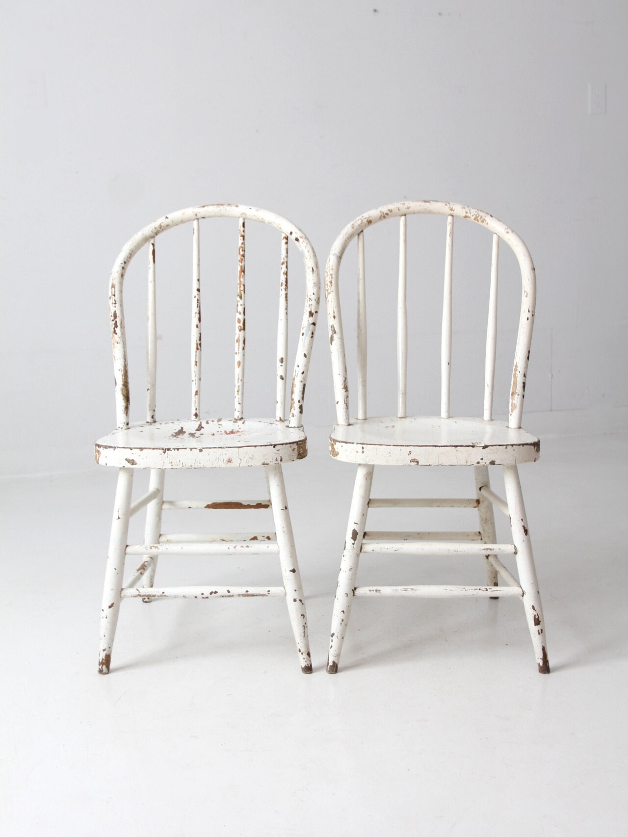 し*ー様 antique アンティーク ホワイトペイント スピンドルバック チェ Antique White Spindle Back Chairs Pair - Etsy