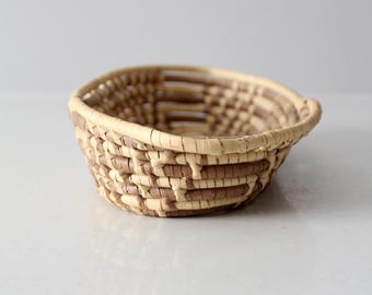 ヴィンテージの楕円形コイルバスケット - Etsy 日本