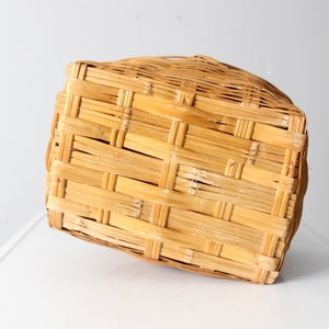 vintage woven picnic basket image 6