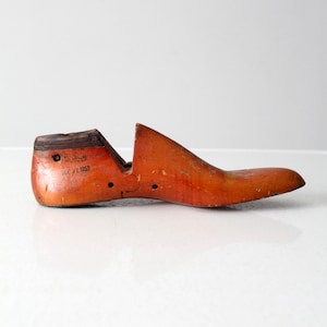 vintage Woodright shoe last