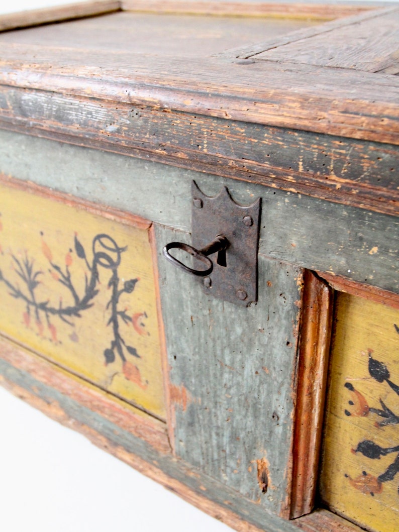 antique painted blanket chest, 19th century wooden trunk zdjęcie 9