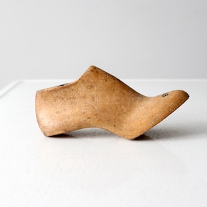 antique cobbler&#39;s wood shoe form