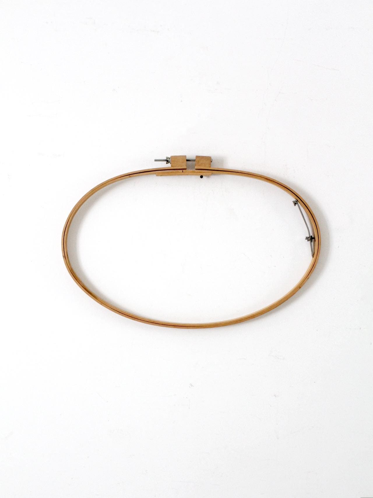 Wooden Embroidery Hoop Set in Natural Beige With Stand  Vintage Vintage Embroidery Hoops, Frames & Stands - Etsy main image 3