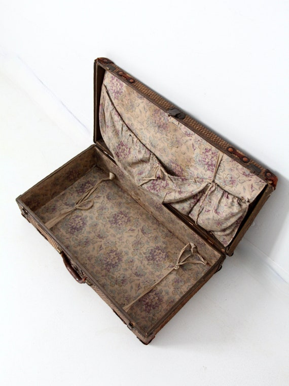 Antique wicker suitcase hotsell