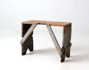 antiker primitiver Bankhocker