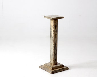 pedestal antiguo pintado a mano