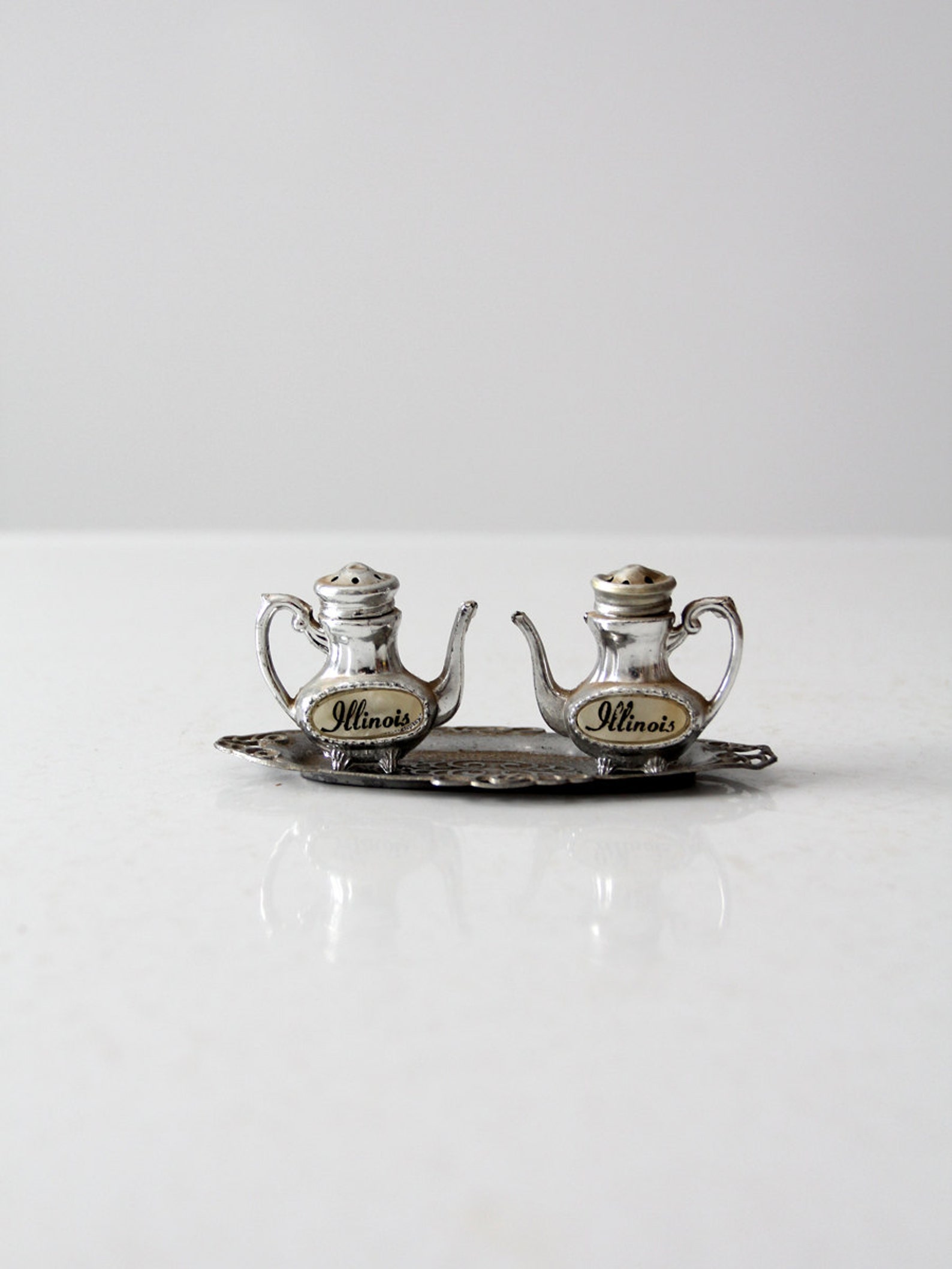 Vintage Teapot Salt and Pepper Shaker Set Illinois Souvenir Etsy