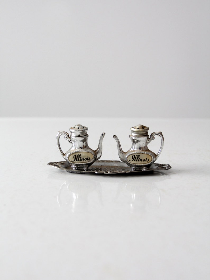 Vintage Teapot Salt and Pepper Shaker Set Illinois Souvenir Etsy