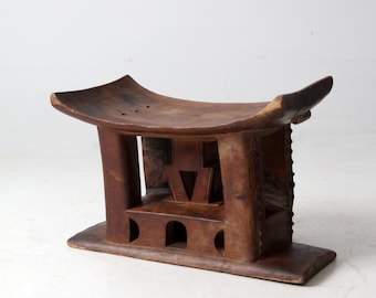 Taburete antiguo Ashanti tallado a mano