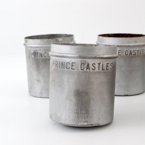 antique metal ice cream bucket, Prince Castles Ice Cream, nostalgia ice cream can
