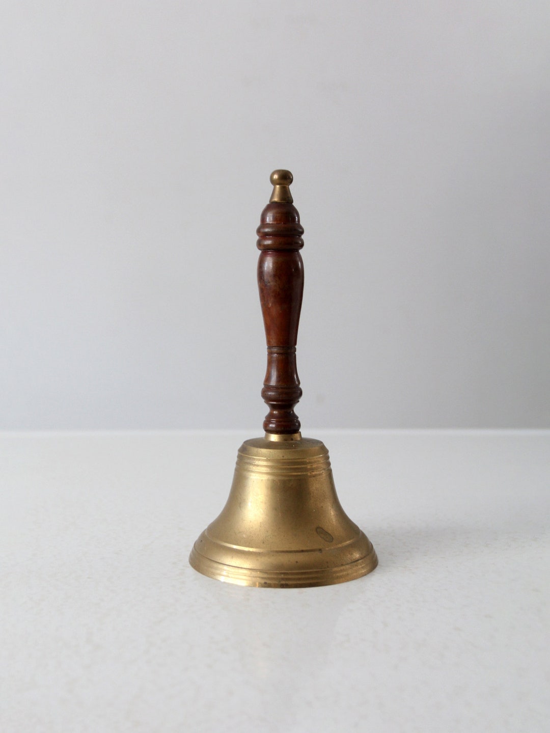 【アンティーク】真鍮製　ハンドベル　ヴィンテージ　高さ27cm il_1080xN.5751096471_tqzu.jpg