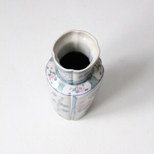 antique Chinese porcelain vase image 8