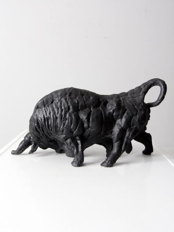 ヴィンテージの鋳鉄製雄牛の彫刻 - Etsy 日本