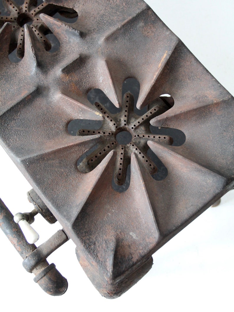 antique cast iron 3 burner stove, camping stove image 4