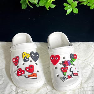 Cartoon Love Series Hole Shoe Buckle – Trendy Flower Shoe Decoration, DIY Garden Shoe Accessory, Personality Shoe Charm