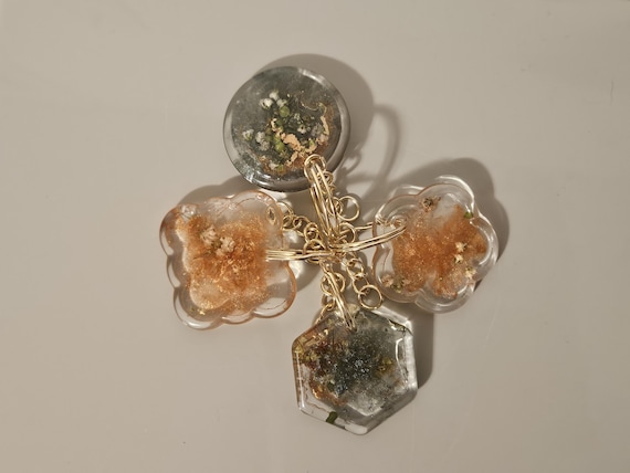 Custom Keychains Personalize Resin Keychain Color, Real Dried Flowers, and Shape Made to Order