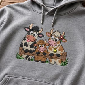 Peeking Cow Embroidery Design, Cute Highland Cow Machine Embroidery Pattern, Farm Animal Embroidery, 5 sizes, Digital Download PES JEF DST