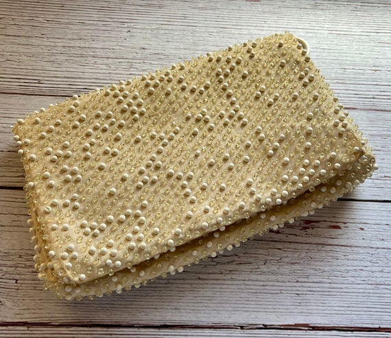 Vintage 1960s Beaded Clutch Purse in White & Clea… - image 1