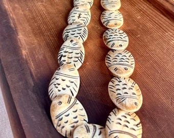 Vintage Statement Necklace with Stamped Fish Pendants – Artistic Retro Jewelry
