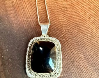 Vintage Sterling Silver Black Onyx Pendant Necklace – Elegant Gemstone Jewelry