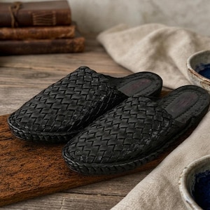 Mules de cuero negro tejido a mano, pantuflas de verano para hombre, sandalias étnicas auténticas