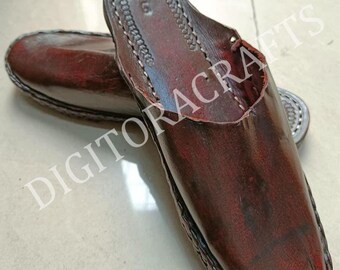 Mules de cuero, zapatos de hombre marrones sin cordones con punta cerrada, disponibles en seis tallas.