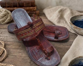 Sandalias Kolhapuri de cuero marrón hechas a mano / Sandalias étnicas indias para mujer